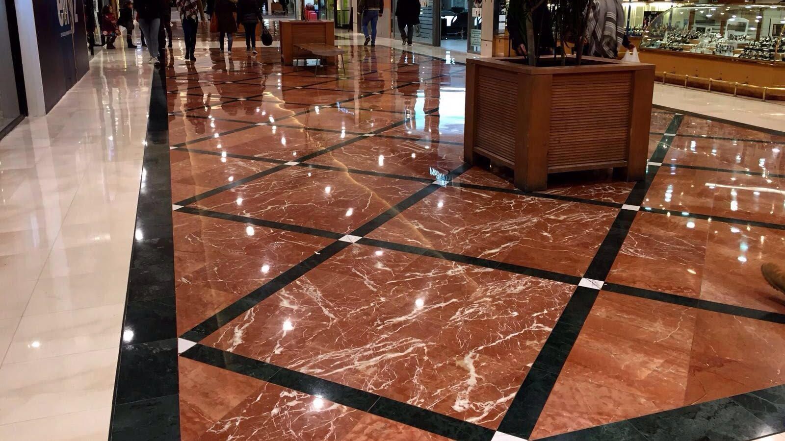 Pulido de mármol realizado por nuestra empresa de pulido de suelos en hotel de Madrid